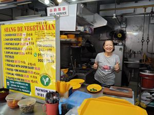 The friendly Uncle Leo and Aunty are back with their delicious vegetarian food. at Shang De Vegetarian in Central Singapore