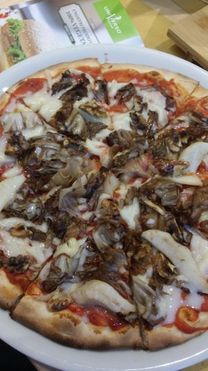 Pizza at Universo Vegano in Bologna