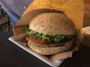 "Giotto Rustico" burger at Universo Vegano in Bologna