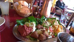 Vegetarian mezza for 2 at Ranoush in St Louis