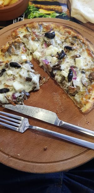 Pizza Haloumi at Rokka in Antalya