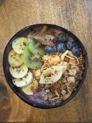 Açai bowl 🥣  #Veganuary at Bubba's - Ban Tai in Koh Phangan