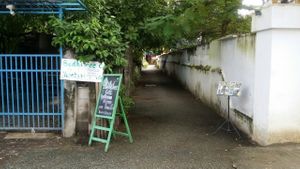 lane from Soi 4 to Bodhi Tree at Bodhi Tree Cafe in Chiang Mai