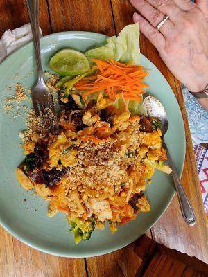 Very tasty  Pad Thai, friendly (french) owner at Bodhi Tree Cafe in Chiang Mai