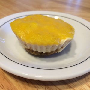 Gâteau cru au fauxmage de cashew (fait maison) at La Bette a Cath in Notre Dame Du Portage