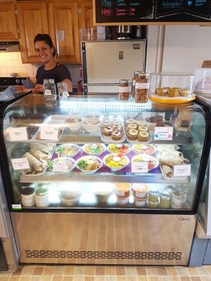 Smiles & Fresh Healthy Food at La Bette a Cath in Notre Dame Du Portage