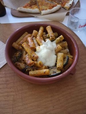 Vegan pasta tricolore at Pizzare in Berlin