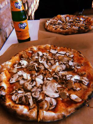 Mushroom and Vegan Sausage Pizza  at Pizzare in Berlin