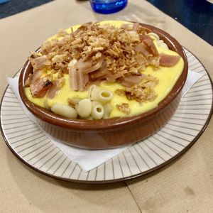 Mac n Cheese pasta at Distrito Vegano in Madrid