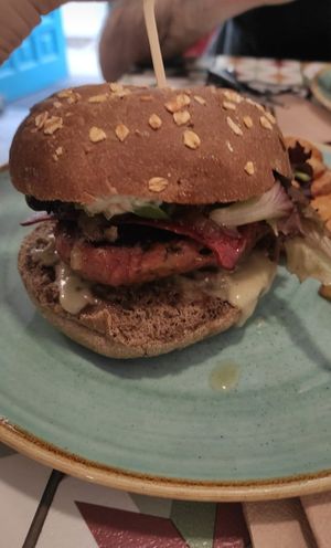 Burger at Distrito Vegano in Madrid