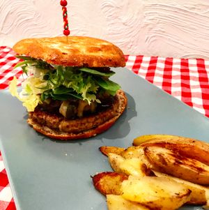 Quinoa Burguer  at Distrito Vegano in Madrid