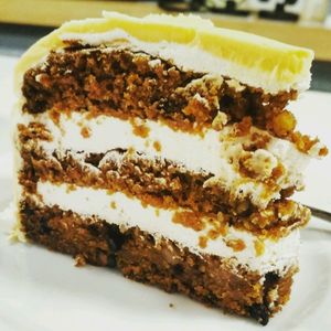 carrot cake  at Distrito Vegano in Madrid