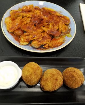 Grandma’s Croquets and the Lacon a la Gallega at Distrito Vegano in Madrid