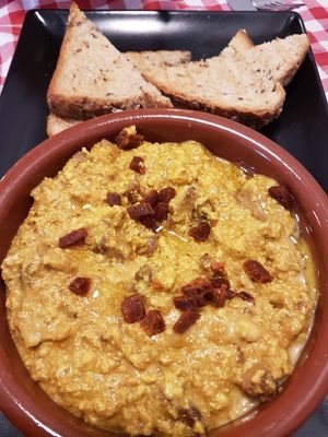 Tofu scramble at Distrito Vegano in Madrid