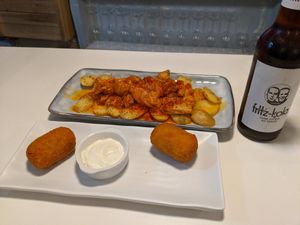 croquettes and galician style heura at Distrito Vegano in Madrid