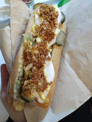 Hot dog at Distrito Vegano in Madrid
