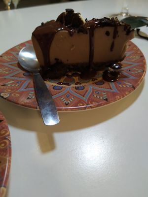 Cake at Distrito Vegano in Madrid