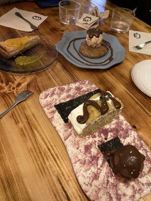 postres veganos at La Encomienda in Madrid