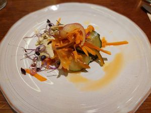Menu of the day / Starter / Ensalada primavera asiática at La Encomienda in Madrid