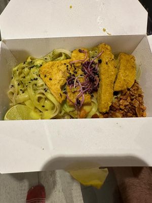 Pad Thai at La Encomienda in Madrid