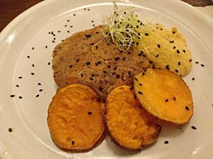 Menu of the day / White beans burger at La Encomienda in Madrid