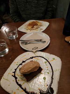 Apple crumble and brownie with peanut butter ice cream at La Encomienda in Madrid