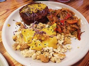 tofu revuelto del brunch at La Encomienda in Madrid