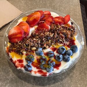 Super filling soursop power bowl 🌈🌟 at Manna Life Food in Miami