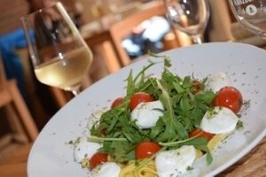 vegan Mozzarella mit frischer Pasta und Ruccola  at Passion in Hameln