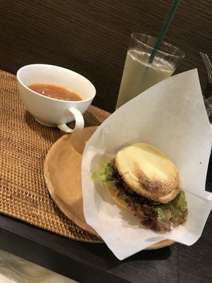 Soup, gingerale and vegan sandwich at Kome-hana Bakery - Ocome Bakery in Nagoya
