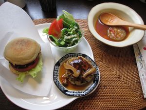 Lunch dishes at Kome-hana Bakery - Ocome Bakery in Nagoya