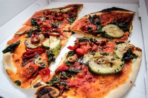 vegan pizza at Manna Manna in Brasov