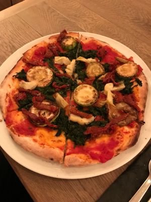 Sunday night “disco pizza” at Manna Manna in Brasov