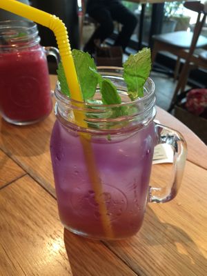 Butterfly Pea Lemonade at Mr. Farmer - Omotesando in Tokyo