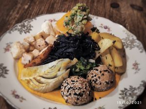 Yum at Les 4 Jeudis in Brussels