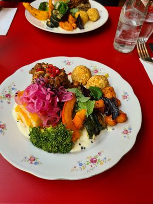  at Les 4 Jeudis in Brussels