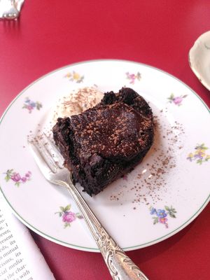 . at Les 4 Jeudis in Brussels