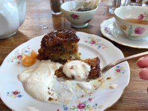 Kukicha and orange cake at Les 4 Jeudis in Brussels