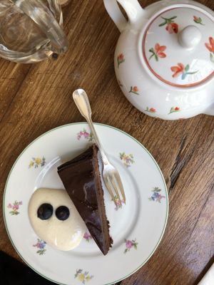 This cake was so good  at Les 4 Jeudis in Brussels