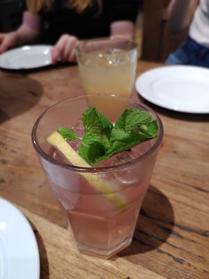 Hausgemachter Eistee at Hummus & Friends in Berlin