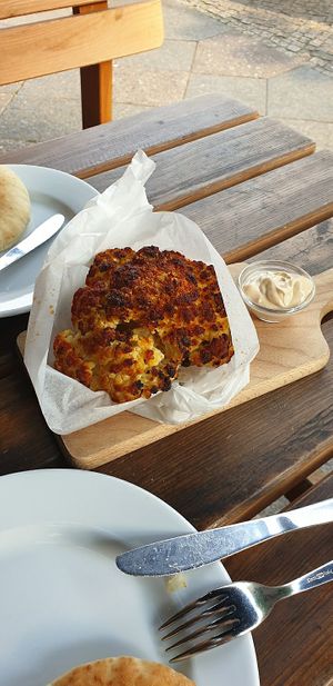 Cauliflower at Hummus & Friends in Berlin