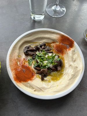 Hummus Pilze  at Hummus & Friends in Berlin