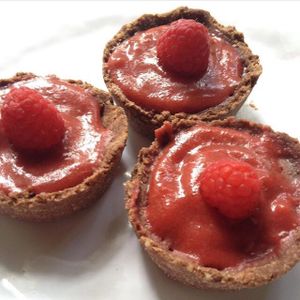 raspberry chocolate tarts at Rawlicious Rachel in Hollywood