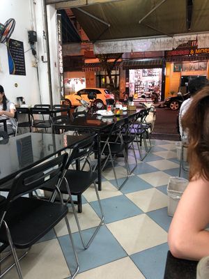 Tables at Am Thuc Chay - Thai Phien in Da Nang