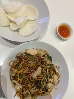 Prawn crackers and ‘ch*ken’ chow mein  at Loving Hut - Southgate in Crawley
