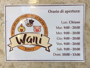Hours of operation at Wani Vegan Bakery in Rome