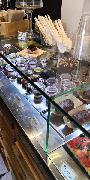 Window  at Wani Vegan Bakery in Rome