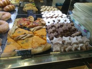 Quiche (savoury) and biscuits at Wani Vegan Bakery in Rome