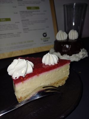 Cheesecake at Black Sheep Raw • Vegan Lab & Bistrot in Trento