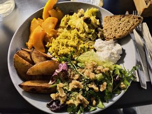 Buddha bowl at Black Sheep Raw • Vegan Lab & Bistrot in Trento